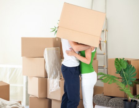 Professional man with van service in Dulwich handling household items