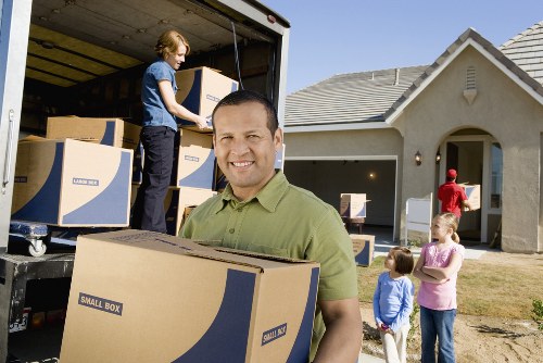 Local moving team organizing transport for a Dulwich relocation
